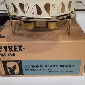 PYREX GOLDEN HEARTS CASSEROLE DISH WITH STAND AND